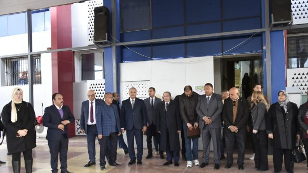 محافظ بورسعيد يقدم العزاء لأسرة السباح يوسف محمد ويوجه بمتابعة التحقيقات المتعلقة بالحادث