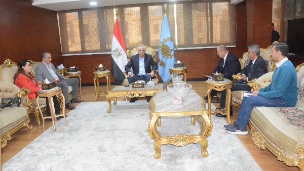 محافظ الغربية يعقد اجتماعًا مع شركة “تراست” لمتابعة إجراءات تشغيل وإدارة مرفقي النقل الداخلي بطنطا والمحلة الكبرى