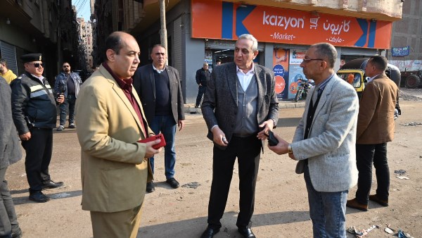 محافظ الغربية في جولة مفاجئة بشارع الترعة بالمحلة ويوجه بدفع معدات النظافة وعدم مغادرتها محافظ الغربية في جولة مفاجئة بشارع الترعة بالمحلة ويوجه بدفع معدات النظافة وعدم مغادرتها