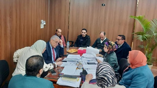 لبحث الاستعدادات لامتحانات نهاية الفصل الدراسي الأول.. الدكتور محمد حسين يترأس اجتماع المجلس الأكاديمي لجامعة طنطا الأهلية لبحث الاستعدادات لامتحانات نهاية الفصل الدراسي الأول.. الدكتور محمد حسين يترأس اجتماع المجلس الأكاديمي لجامعة طنطا الأهلية