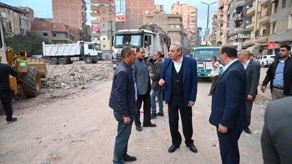 للمرة الثالثة.. محافظ الغربية يتابع حملة النظافة بشارع الترعة بالمحلة ميدانيًا للمرة الثالثة.. محافظ الغربية يتابع حملة النظافة بشارع الترعة بالمحلة ميدانيًا