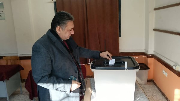 وكيل «صحة كفر الشيخ» يُدلي بصوته في انتخابات الإعادة لمجلس النواب | صور وكيل «صحة كفر الشيخ» يُدلي بصوته في انتخابات الإعادة لمجلس النواب | صور