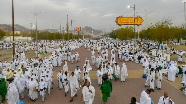 حكم حج المرأة أثناء عدة الوفاة.. دار الإفتاء توضح