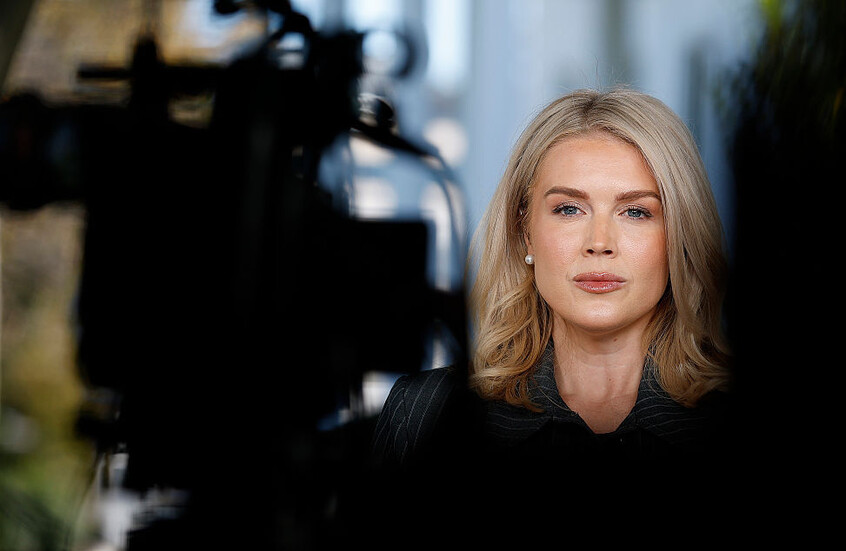 ترامب يتغزل بشفتي المتحدثة باسم البيت الأبيض