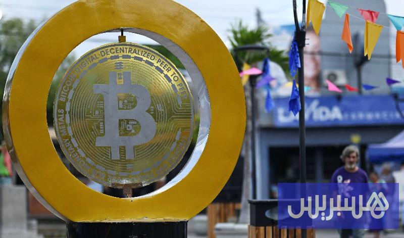 بيتكوين تهوي إلى ما دون 85 ألف دولار