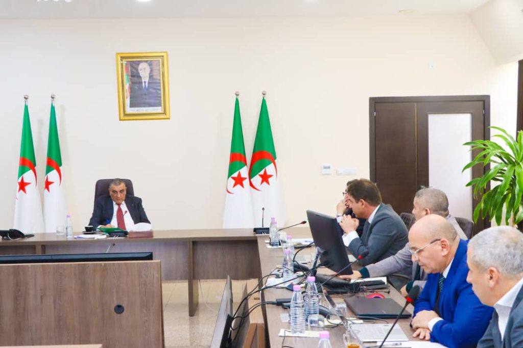 جلاوي يترأس اجتماعًا لمتابعة تمويل مشاريع السكة الحديدية الكبرى