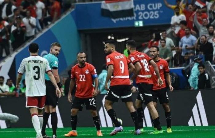 إعلامي يُوجّه انتقادات حادة لأداء منتخب مصر بعد التعادل مع