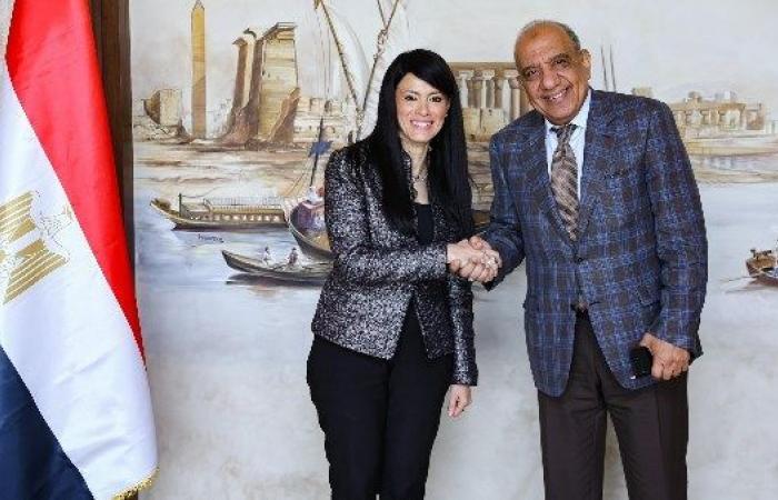 مستمرون في تعزيز قدرات الطاقة المتجددة بالتنسيق مع وزارة