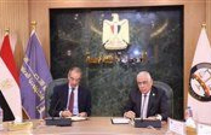 وزير الاتصالات والنائب العام يوقعان بروتوكول تعاون لتنفيذ 10 مشروعات لتطوير وتحديث منظومة التحول الرقمى بالنيابة العامة