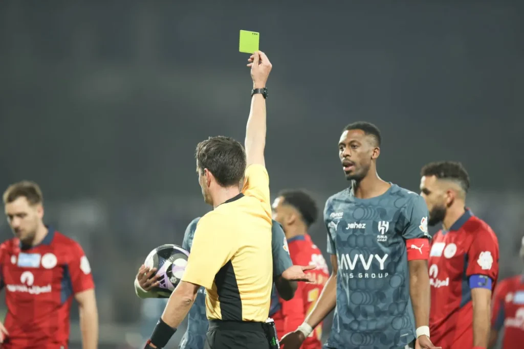 إصابة حركاس تفعّل بروتوكول التبديلات الـ6 في مباراة ضمك والهلال