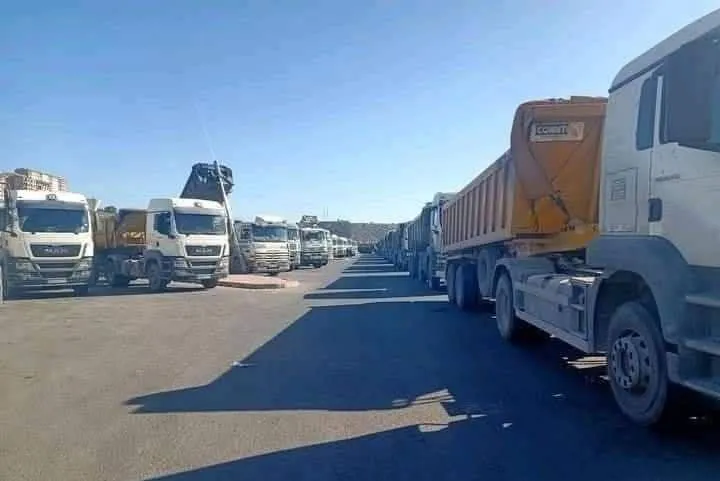 إضراب عام يشلّ قطاع النقل في كل أنحاء الجزائر