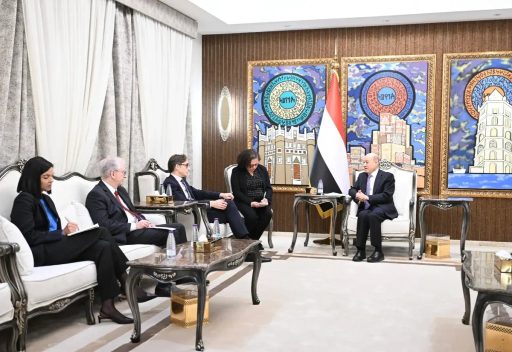 العليمي يأمر بغلق السجون غير الشرعية في جنوب اليمن