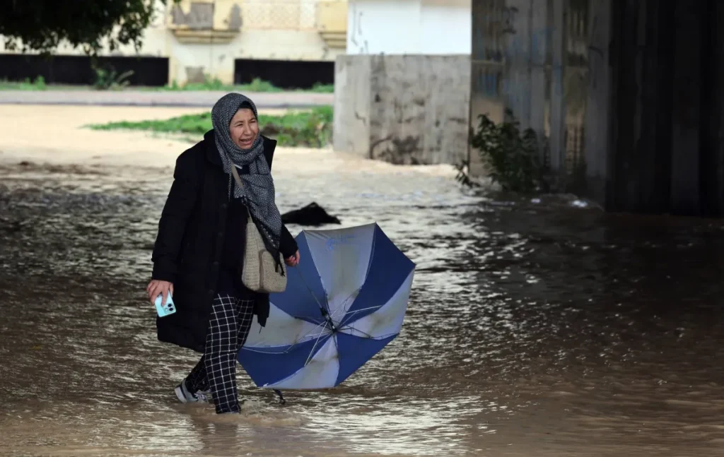 أربعة قتلى جراء أمطار غير مسبوقة في تونس