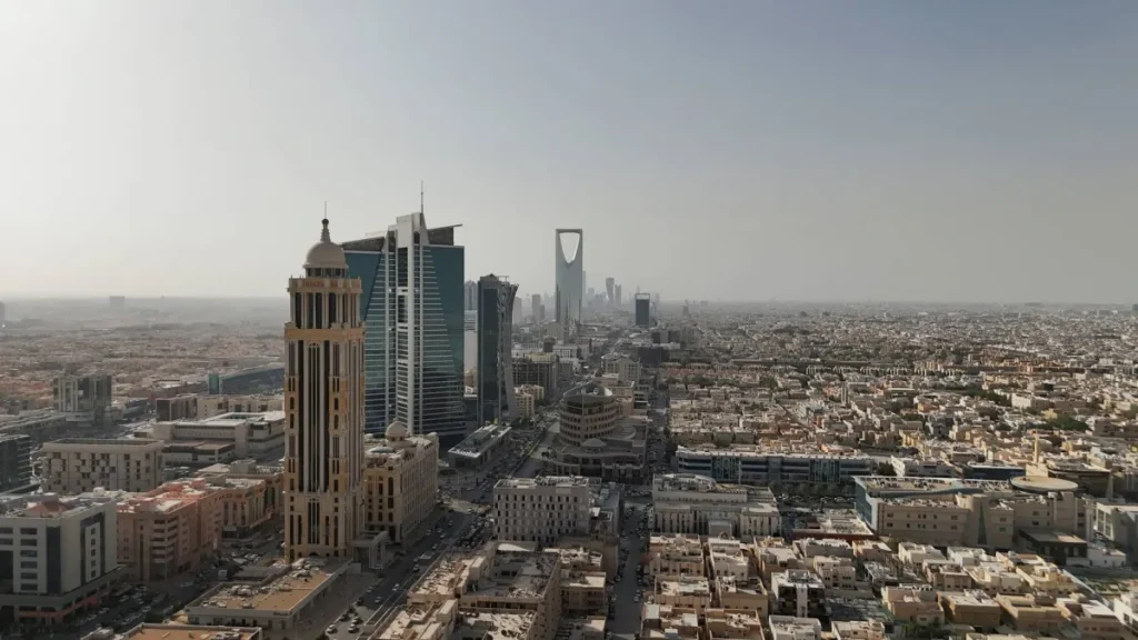 السعودية تفتح أبواب التملُّك العقاري للأجانب رسمياً