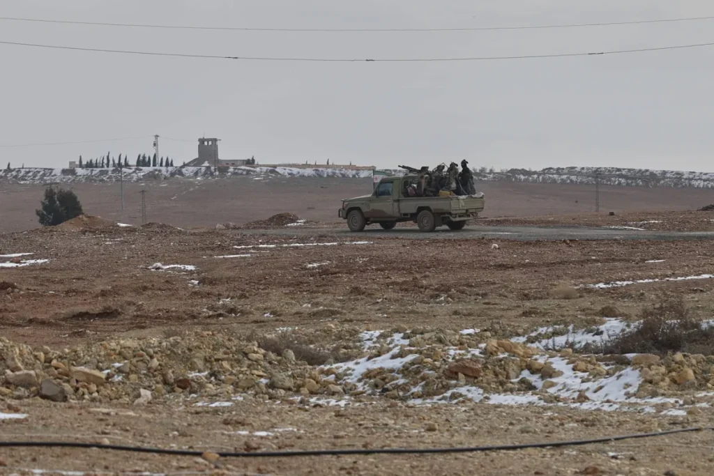 القوات السورية والكردية تحتشد على الخطوط الأمامية مع قرب انتهاء الهدنة